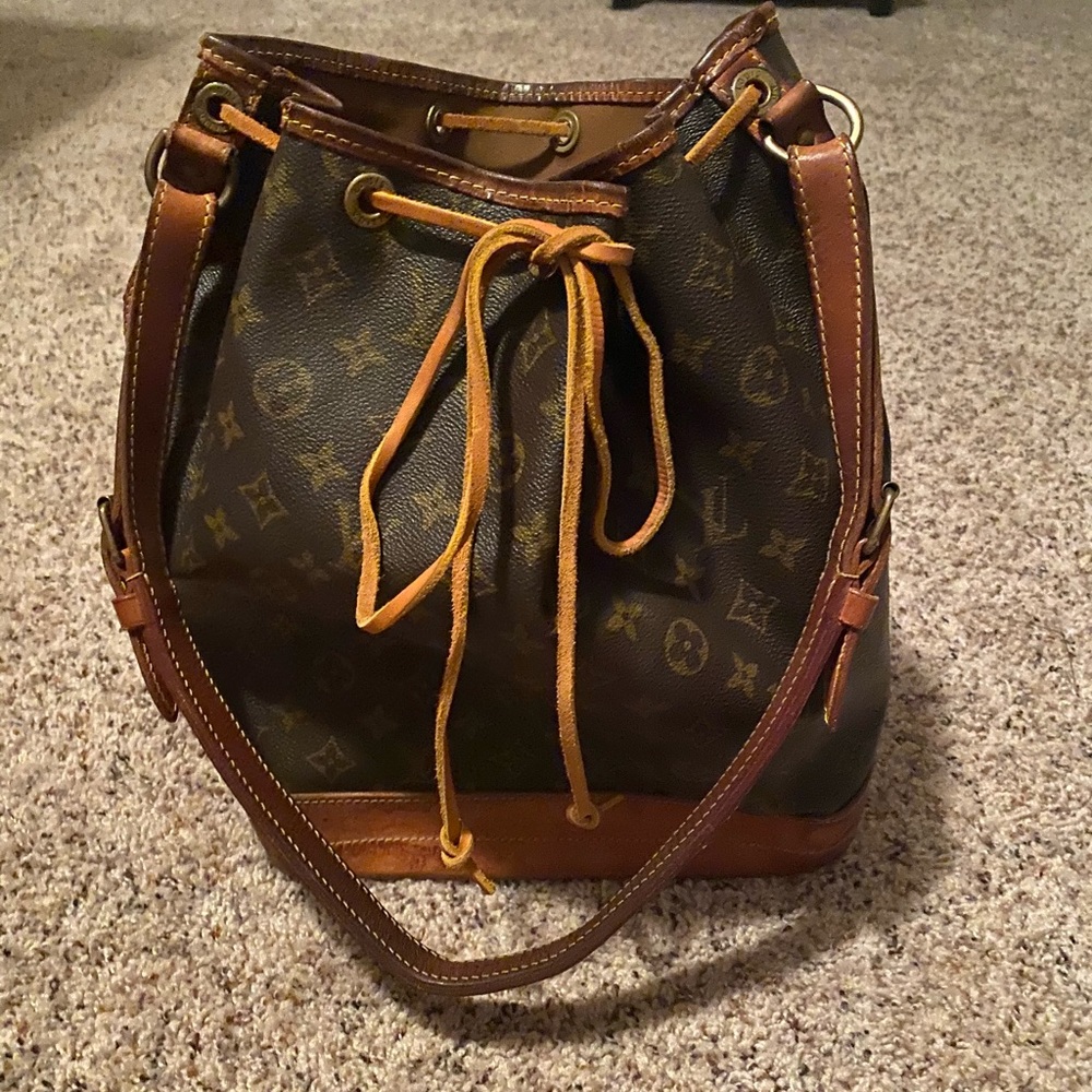 Louis Vuitton Large Authentic Noe bag!!!